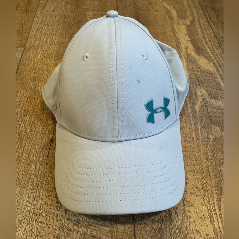 Under Armour Light Gray Hat Classic Fit